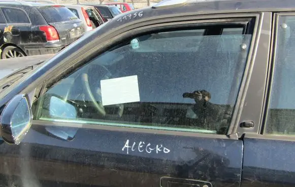 Audi 100 S4 C4 Front door window glass four-door 