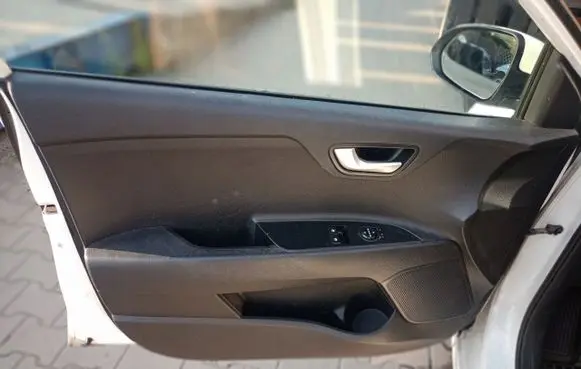 KIA Xceed Front door card panel trim