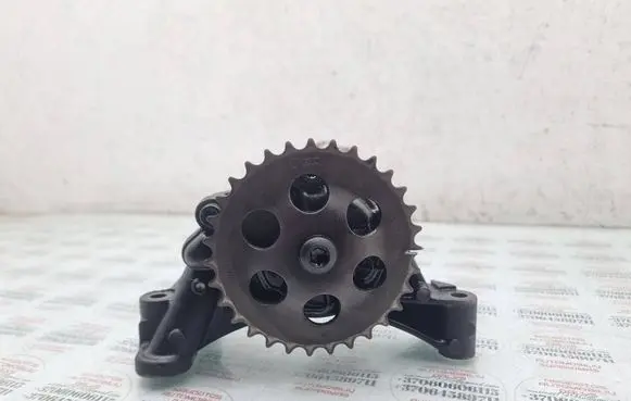 Seat Toledo II (1M) Oil pump 06A115105B