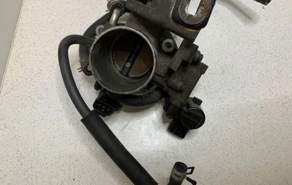 Toyota RAV 4 (XA20) Throttle valve 2227028010 8945233030