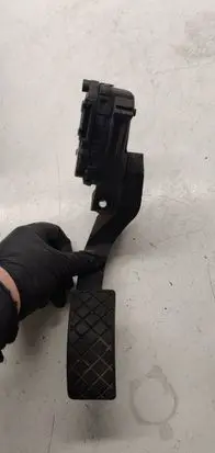 Volkswagen PASSAT B5.5 Accelerator throttle pedal 8D1721523F 6PV00837603
