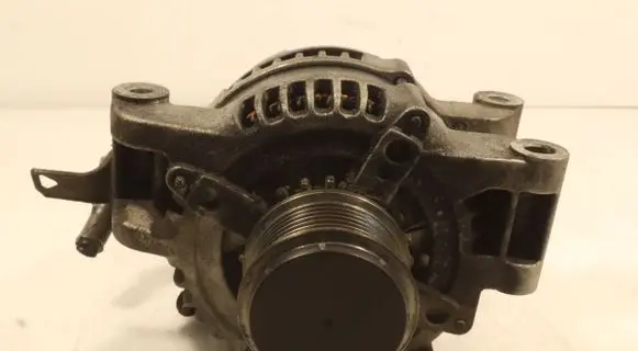 Toyota Avensis T250 Generator/alternator A6052