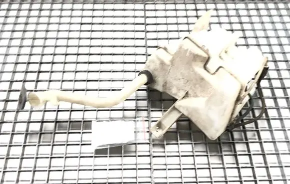 Windshield washer fluid reservoir/tank