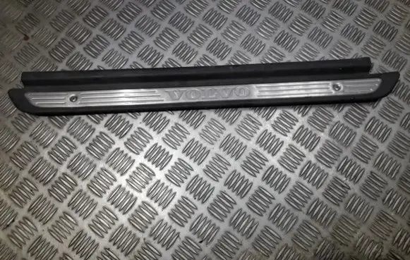Volvo S40, V40 Front sill trim cover C130818421