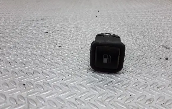 Volkswagen Golf IV Fuel tank opening switch 3B0959833A