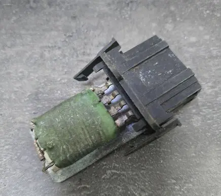 Volkswagen Polo III 6N 6N2 6NF Heater blower motor/fan resistor 1H0959263