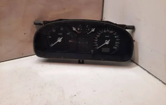 Renault Laguna II Speedometer (instrument cluster) 8200218863