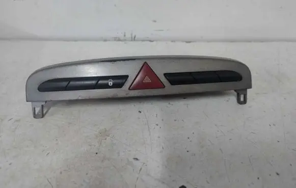Peugeot 308 Hazard light switch 9659215177