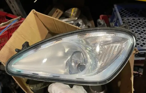 Mercedes-Benz S W221 Front fog light A2218200156 0305074001 2218200156