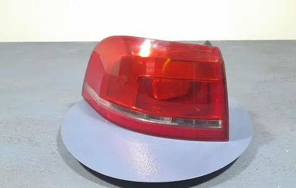 Volkswagen PASSAT CC Rear/tail lights 3AF945095C