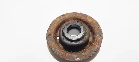 Toyota Yaris Coil spring mount 