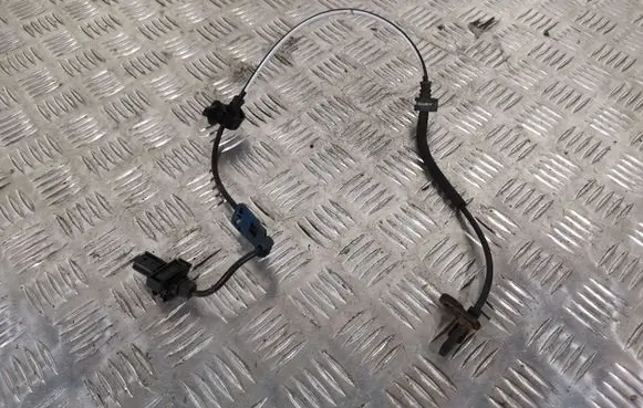 Honda CR-V ABS brake wheel speed sensor 57450T1E