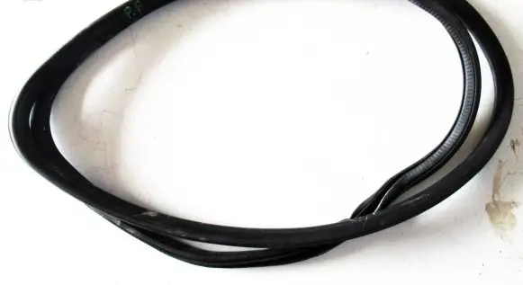 Opel Adam Front door rubber seal 