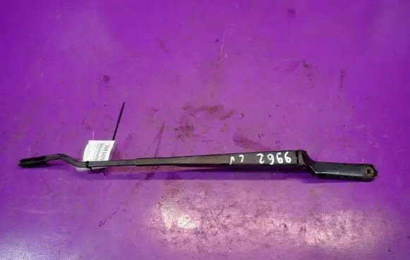 Seat Leon (1M) Front wiper blade arm