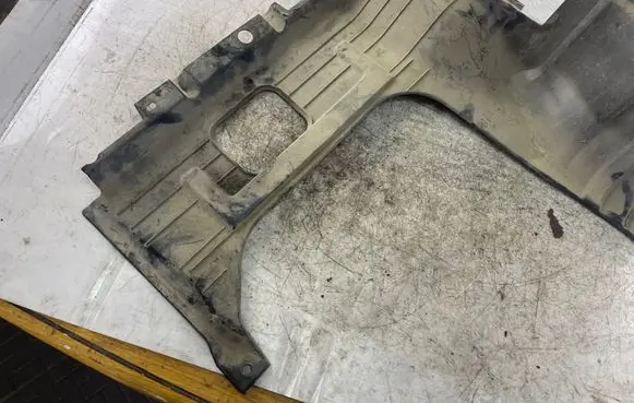 KIA Carens I Engine splash shield/under tray Ok2fa56111