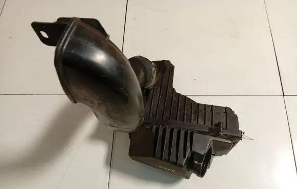 Peugeot 407 Air filter box 9644910780