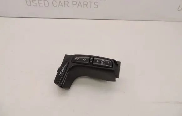 Volvo V70 Steering wheel buttons/switches 30739571 D165