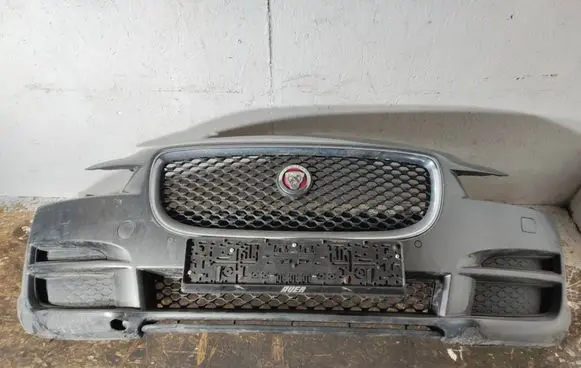 Jaguar XE Front bumper 