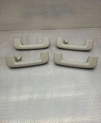 Volvo V40 Cross country A set of handles for the ceiling 
