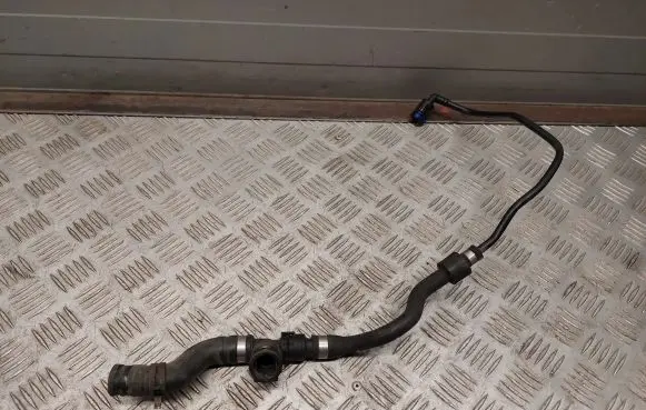 BMW 5 F10 F11 Engine coolant pipe/hose 7575432 7575435