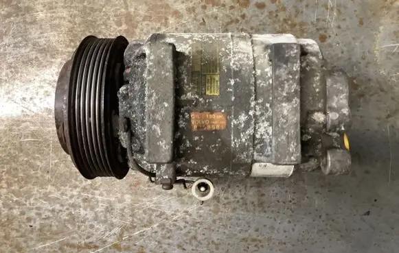 Volvo XC90 Air conditioning (A/C) compressor (pump) 8708581
