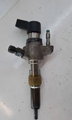 Volvo V40 Cross country Fuel injector 50274V05 9802448680