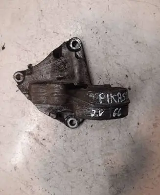 Citroen Xsara Picasso Engine mount bracket 9637292580