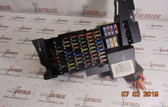 Mercedes-Benz B W245 Fuse module A1695451740