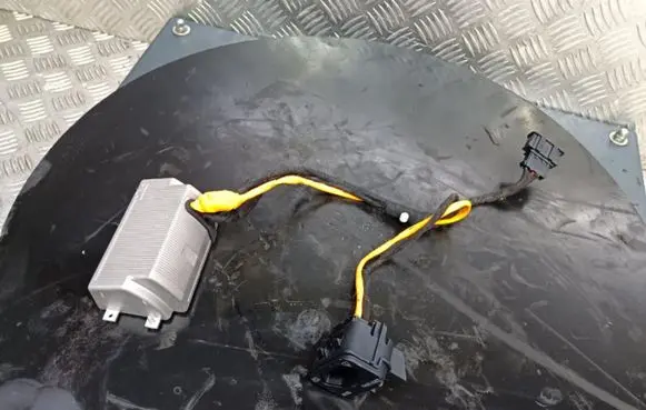 Audi A4 S4 B8 8K Voltage converter/converter module 