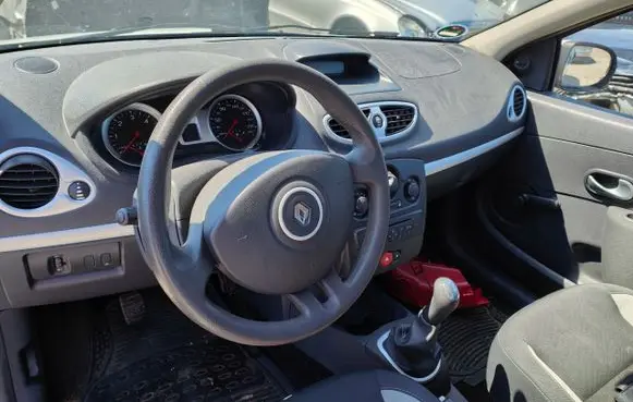 Renault Clio III Dashboard glove box trim 