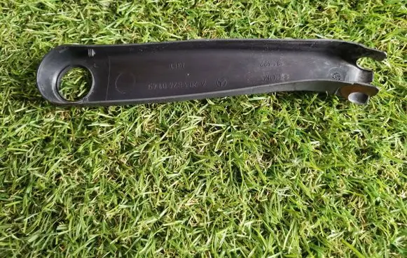 Mercedes-Benz C W203 Front wiper blade arm A2038240149