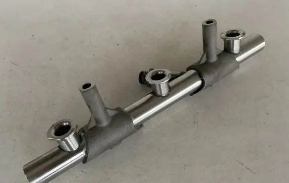 Fuel main line pipe