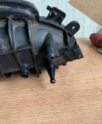 Ford Focus Intake manifold BM5G9424D