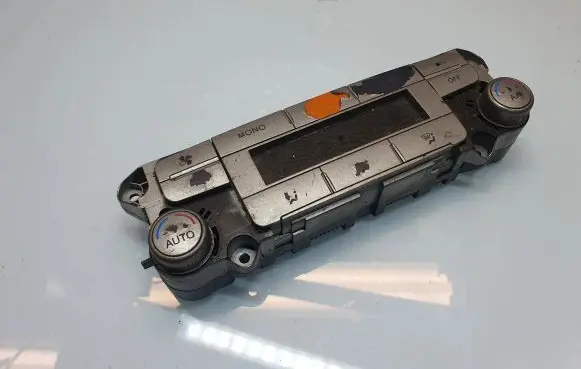 Ford Mondeo MK IV Climate control unit 7S7T18C612AF W8GB20451