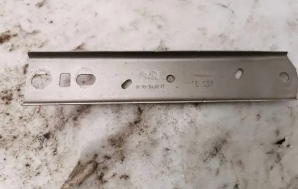 Opel Combo E Front bumper lower grill 9816534480