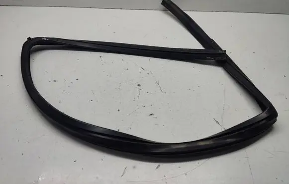 Mercedes-Benz Vito Viano W447 Rubber seal front coupe door A4477200117