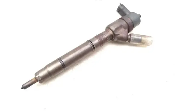 Hyundai i30 Fuel injector 338002A400 0445110256