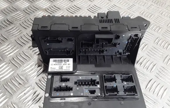 Mercedes-Benz E W211 Fuse module 2115459001