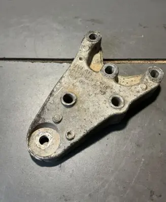 Skoda Fabia Mk2 (5J) Engine mount bracket 6Q0199185M