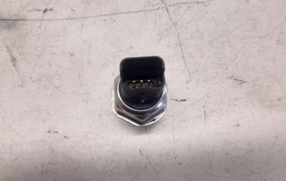 Fuel pressure sensor