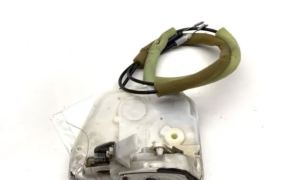 Mazda 2 Front door lock 
