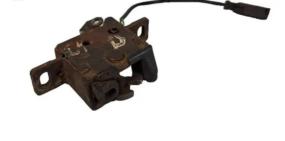 Audi A4 S4 B5 8D Tailgate/trunk/boot lock/catch/latch 4A9827506C