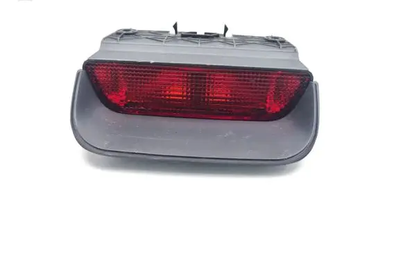 Honda CR-V Third/center stoplight P6939