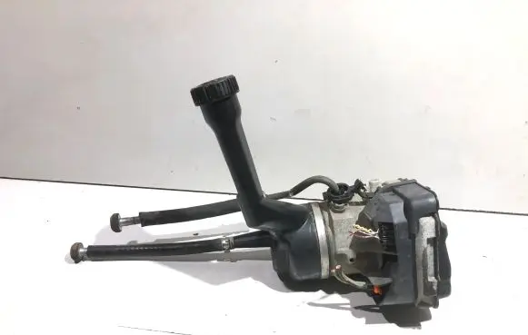 Peugeot 308 Power steering pump 9684979180