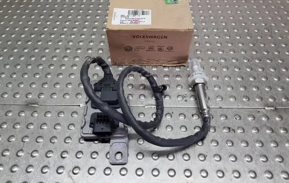 Audi Q5 SQ5 8R Lambda probe sensor S26371162 8R0907807R 8R0907807L