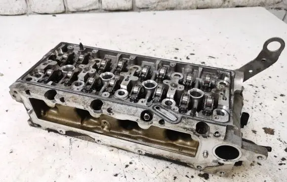 Volkswagen Golf VII Engine head 