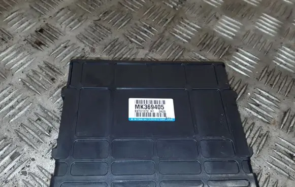 Mitsubishi Pajero Engine control unit/module MK369405 E6T01072