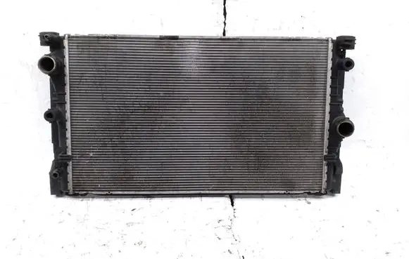 BMW 7 G11 G12 Coolant radiator 8590047 17118590047 228281