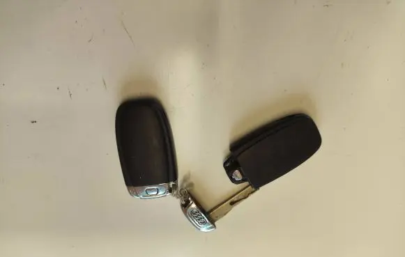 Audi Q5 SQ5 Ignition key/card 8T0959754D 5101806 0510000028619013