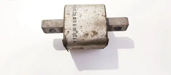 Mercedes-Benz E W212 Engine mount bracket a2122401918
